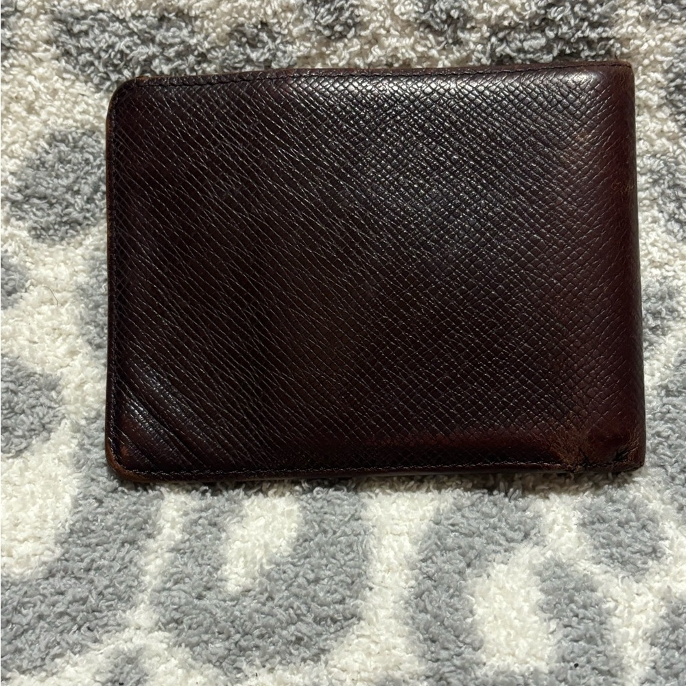Louis Vuitton men's bifold taiga dark brown leather wallet - Picture 2 of 16
